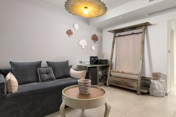 Nisos Suite Living Room - Elakati Luxury Boutique Hotel in Rhodes